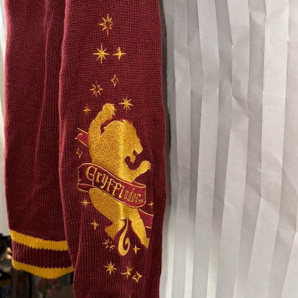 Harry Potter "Gryffindor" Vintage Cardigan Sweater Size Small - Picture 3 of 6